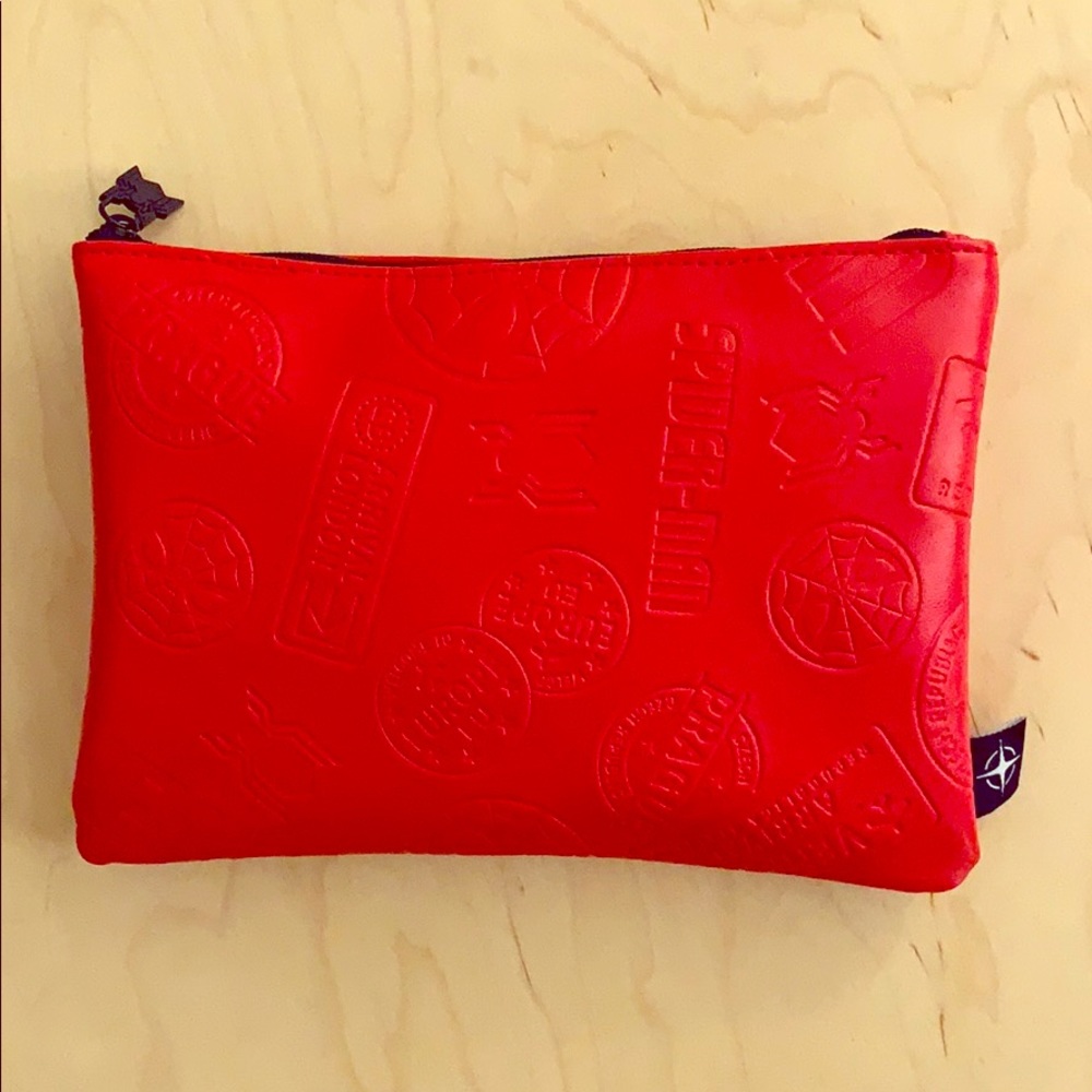 Spiderman pouch with sleepmask